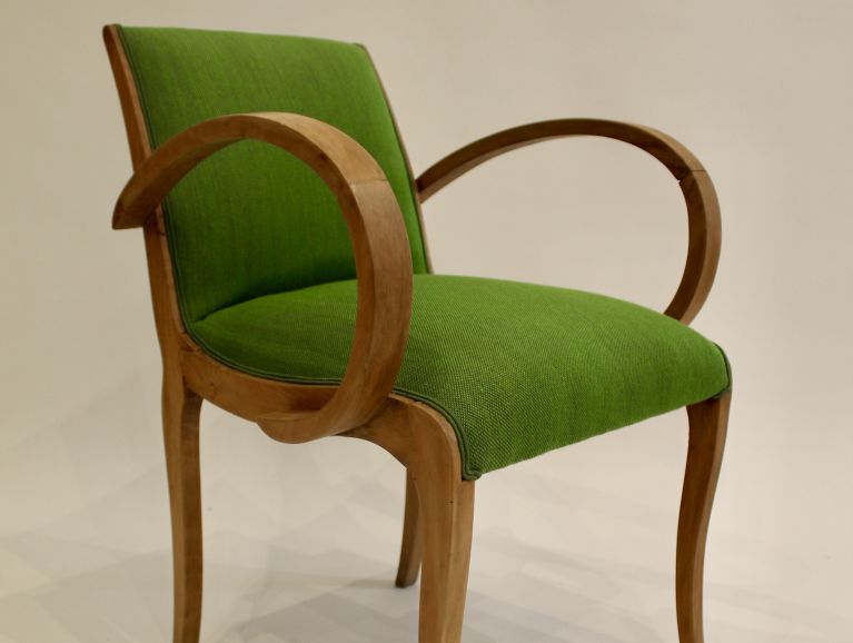 Complete repair of a Bridge armchair - Fabric from the Kvadrat publisher, double piping finish, Les Passementeries Ile de France