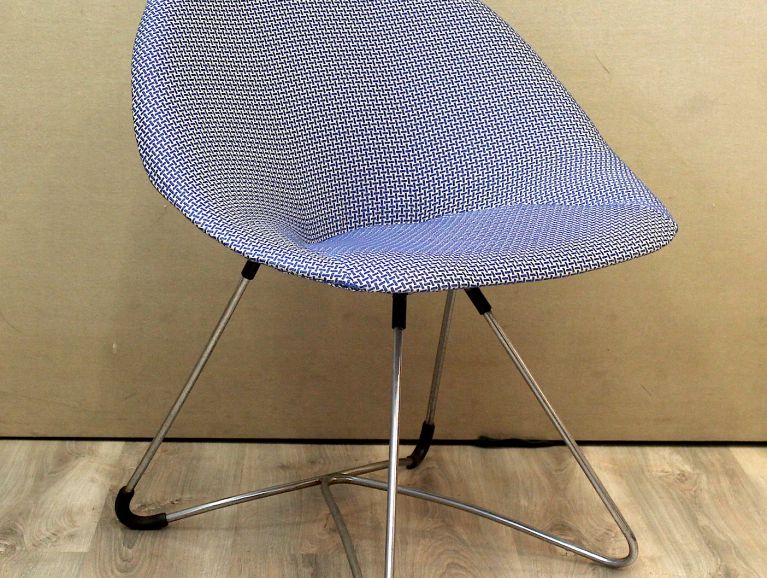 Réfection d'un fauteuil Année 40 designer Mauser Werke - Tissu éditeur Osborne & Little Saphir Stone