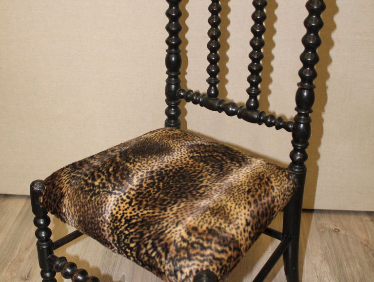 Réfection d'une chaise Napoleon III pour enfant - Tissu éditeur Lelievre