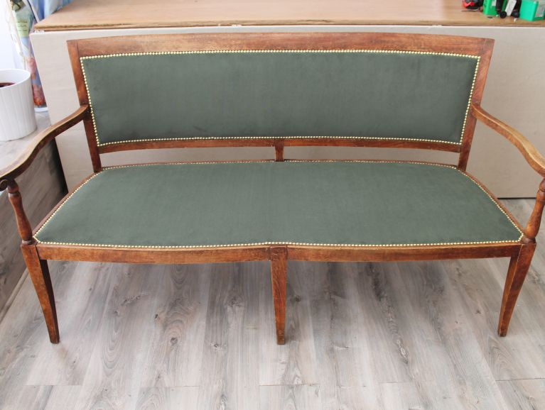 Complete réfection of a rustic sofa - Fabric editor Chanée Ducrocq studded finish