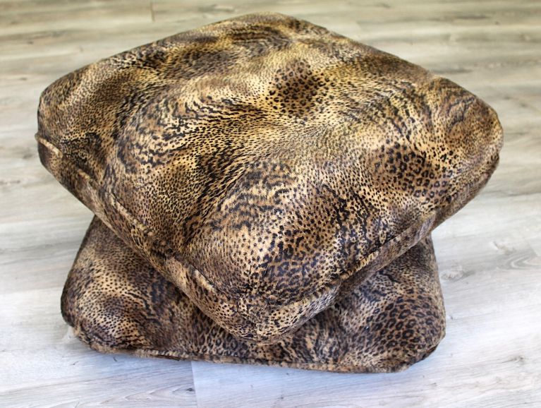 Couverture d'un pouf ottoman - Tissu editeur Lelièvre Lynx - fauve.JPG