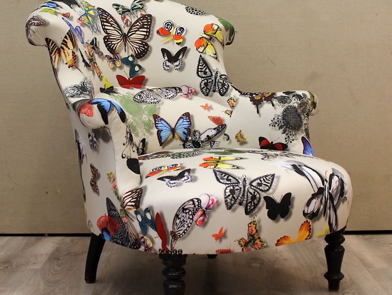 Complète refection of a Valence Armchair - Christian Lacroix Butterfly Parade fabric edited by Designers Guild