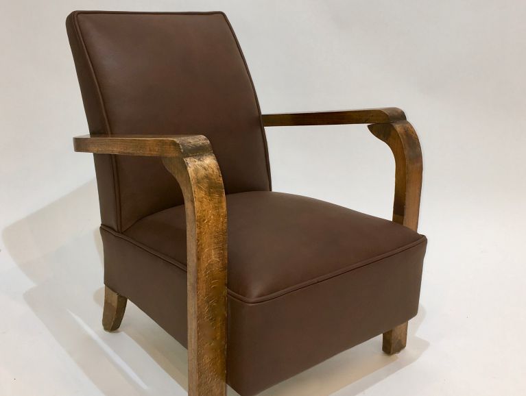 Complete réfection of a Club Chair Year 50 size child leather fabric editor Tassin