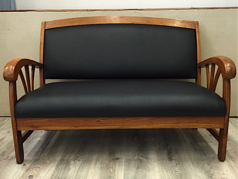 Complete réfection of an Indonesian Leather Sofa - fabric editor Tassin