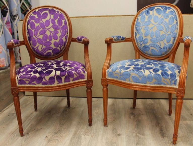 Complète réfection of a pair of Louis XVI armchairs - Fabric editor Designers Guild  with braided finish