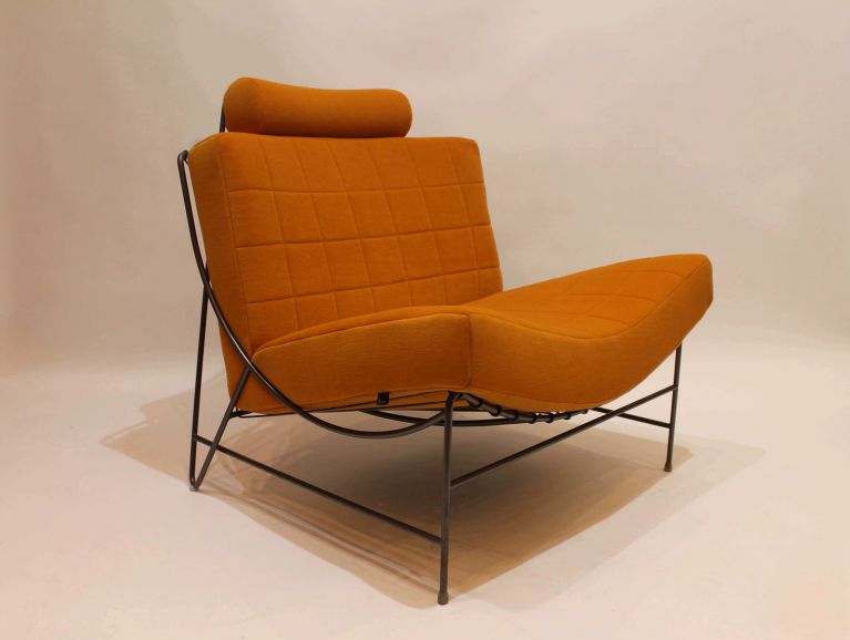 Couverture d'un fauteuil modèle Volare du designer Jan Armgard pour Léolux recouvert d'un tissu de l'éditeur Kvadrat