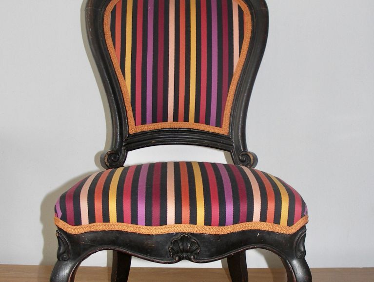 Réfection d'une chaise Napoleon III - Tissu éditeur Nobilis finition galonnée