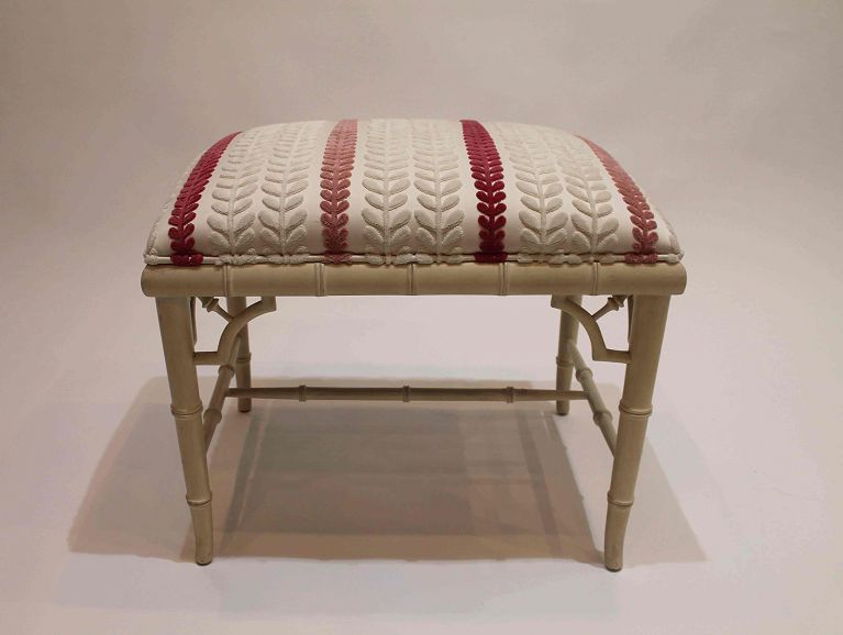 Couverture d'un tabouret - Tissu de l'éditeur Manuel Canovas