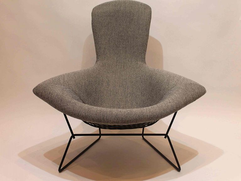 Réfection complète d'un fauteuil modèle Bird du designer Harry Bertïoa - Tissu de l'éditeur Kvadrat