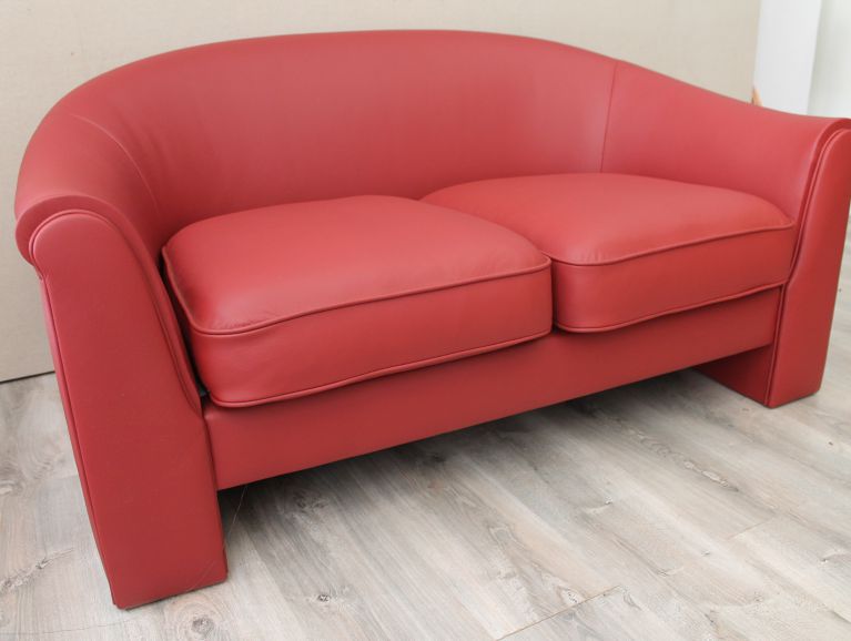Complete refection of a contemporary sofa leather - Fabric editor Tassin
