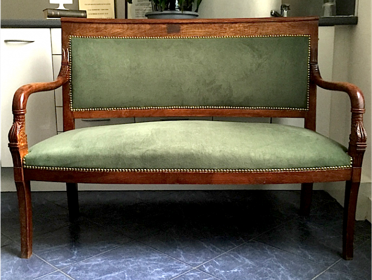 Complete réfection of an Empire sofa with dolphin head - Fabric editor Chanée Ducrocq studded finish