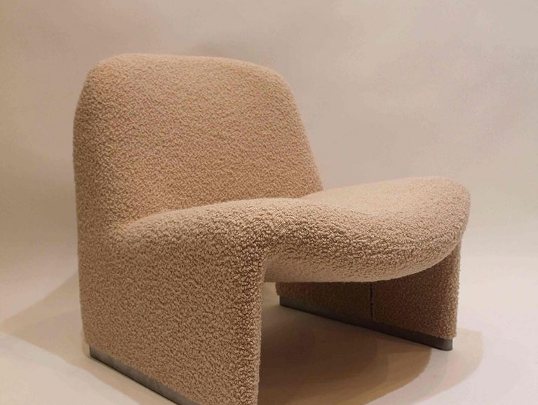Réfection complète d'un fauteuil modèle Alky du designer Giancarlo Peretti - Tissu de l'éditeur Dedar
