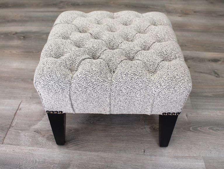 Realisation d'un tabouret carré capitonné en crin animal.JPG