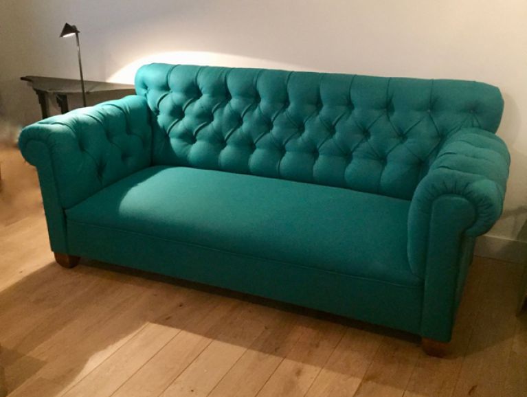 Complète réfection of a suspended bottom sofa & padded backrest - Fabric editor Kvadrat