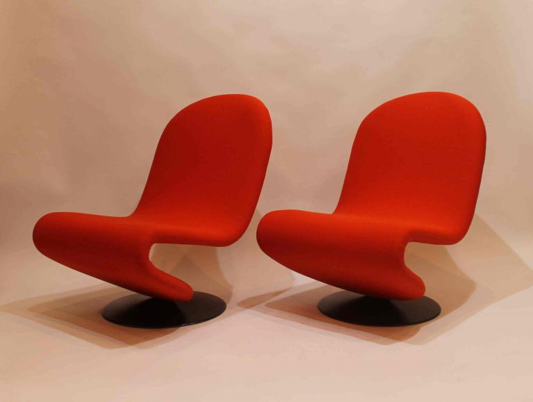 Complete restoration of a pair of Verner Panton model 1-2-3 armchairs - Fabric by Kvadrat