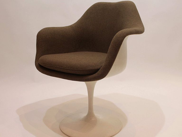 Réfection complète d'un fauteuil modèle Tulipe du designer Eero Saarinen - Tissu de l'éditeur Kvadrat