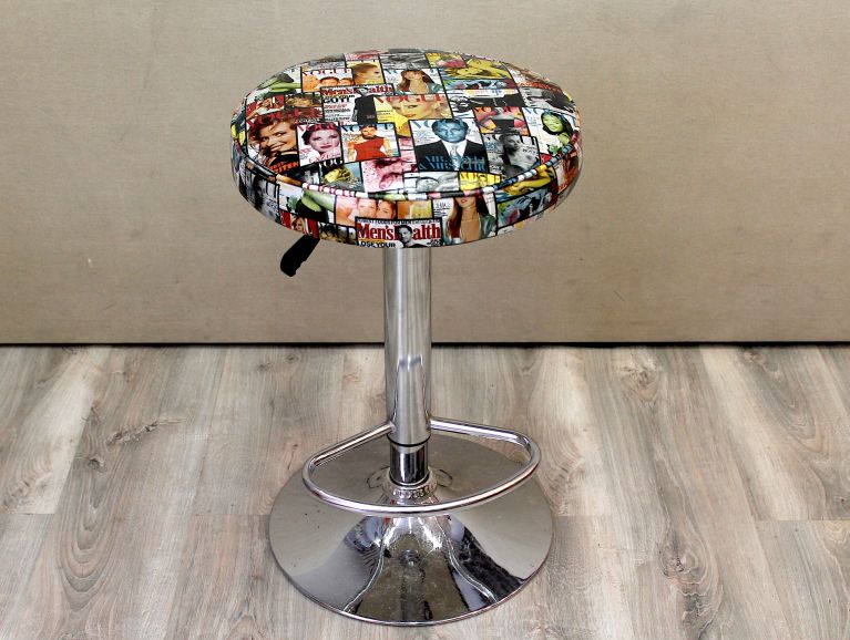 Réfection d'un tabouret de bar en impression sur simili cuir - Tissu editeur Casal Vogue.JPG