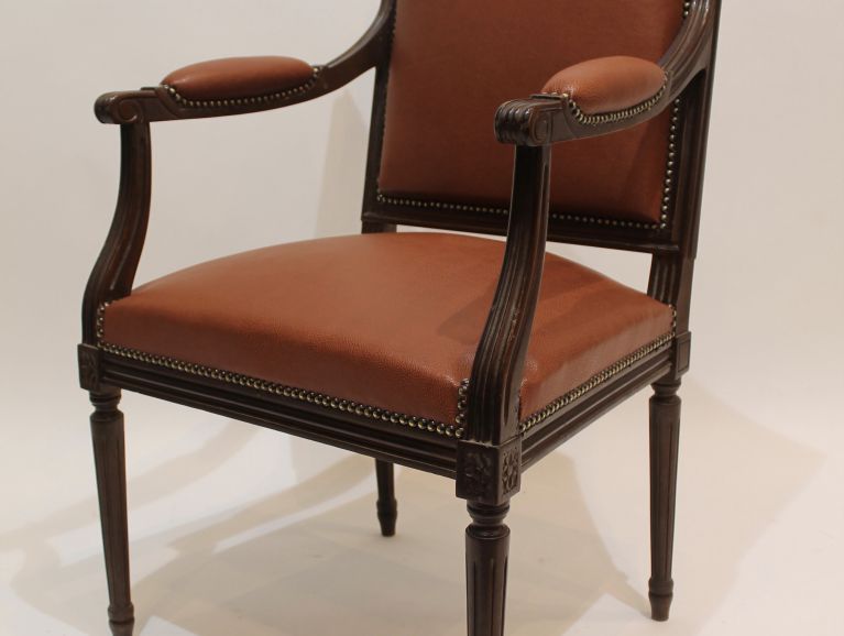 Cover of a Jacob Louis XVI armchair, Vinyl from the publisher Panaz, studded finish