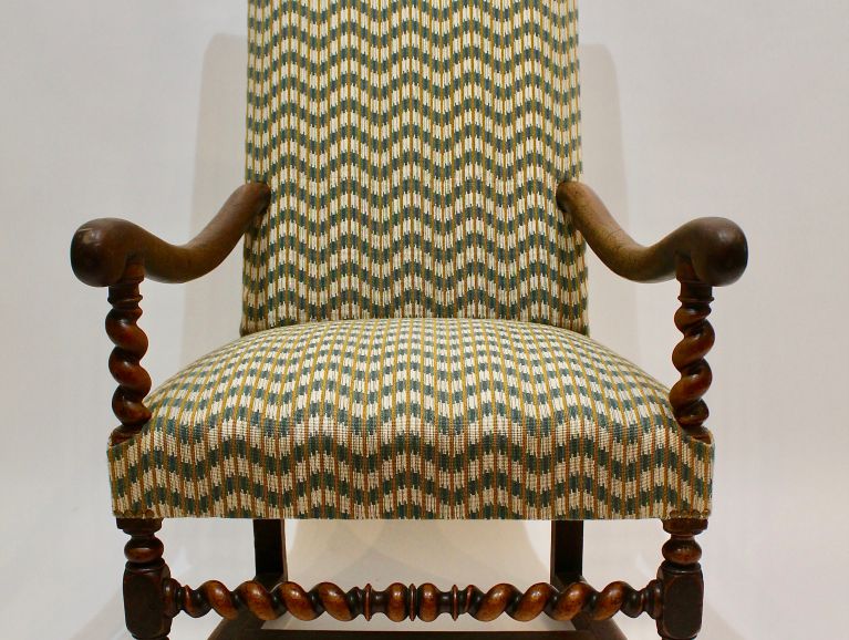 Complete refection of a Louis XIII armchair - Fabric editor Nobilis studded finish